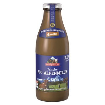 Milch in der Glasflasche 3,5% Demeter